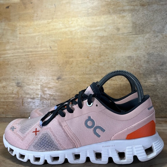 On Cloud X 3 Sneakers REFLECTIVE Womens Sz 6.5 Running Shoes Sneakers Rose Sand - Picture 4 of 12